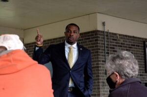 JB Smiley, Jr. addresses citizens at Newport City Park